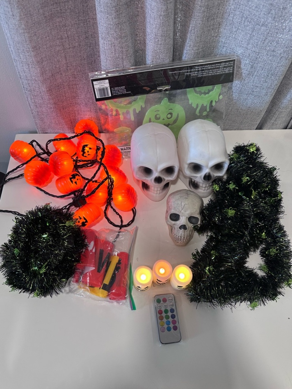 Halloween Skull & Pumpkin Party Decor Set - Black & Orange